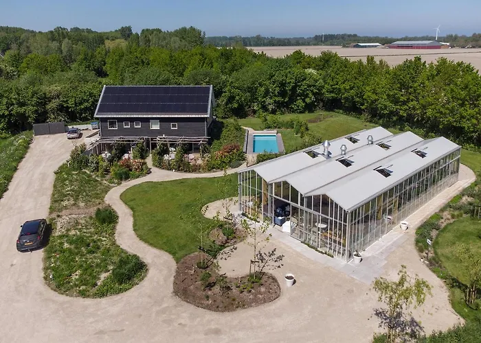 Hotel met zwembad: Onze Kas